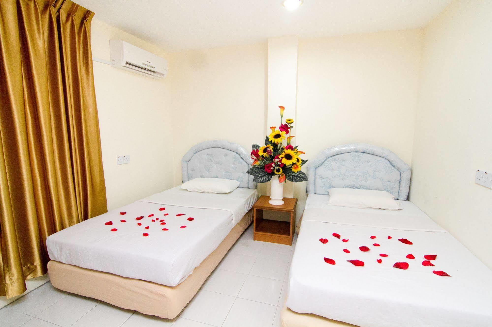Silverwood Inn Miri Exterior foto